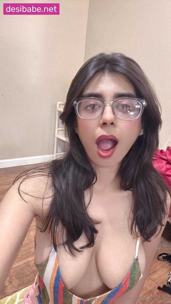 Image of Aqsa Pervaiz Nude Bikini Pussy Spreading Close Up And Clit Rubbing Viral Clips