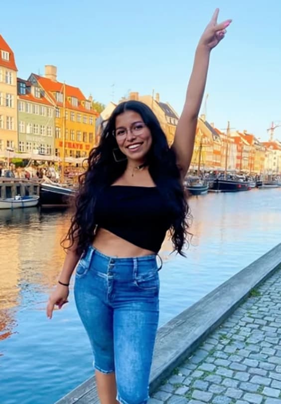 Horny Beautiful Instagram Model Vanessa Vain Showing Her Big Juicy Boobs And Pressing Them Hornily